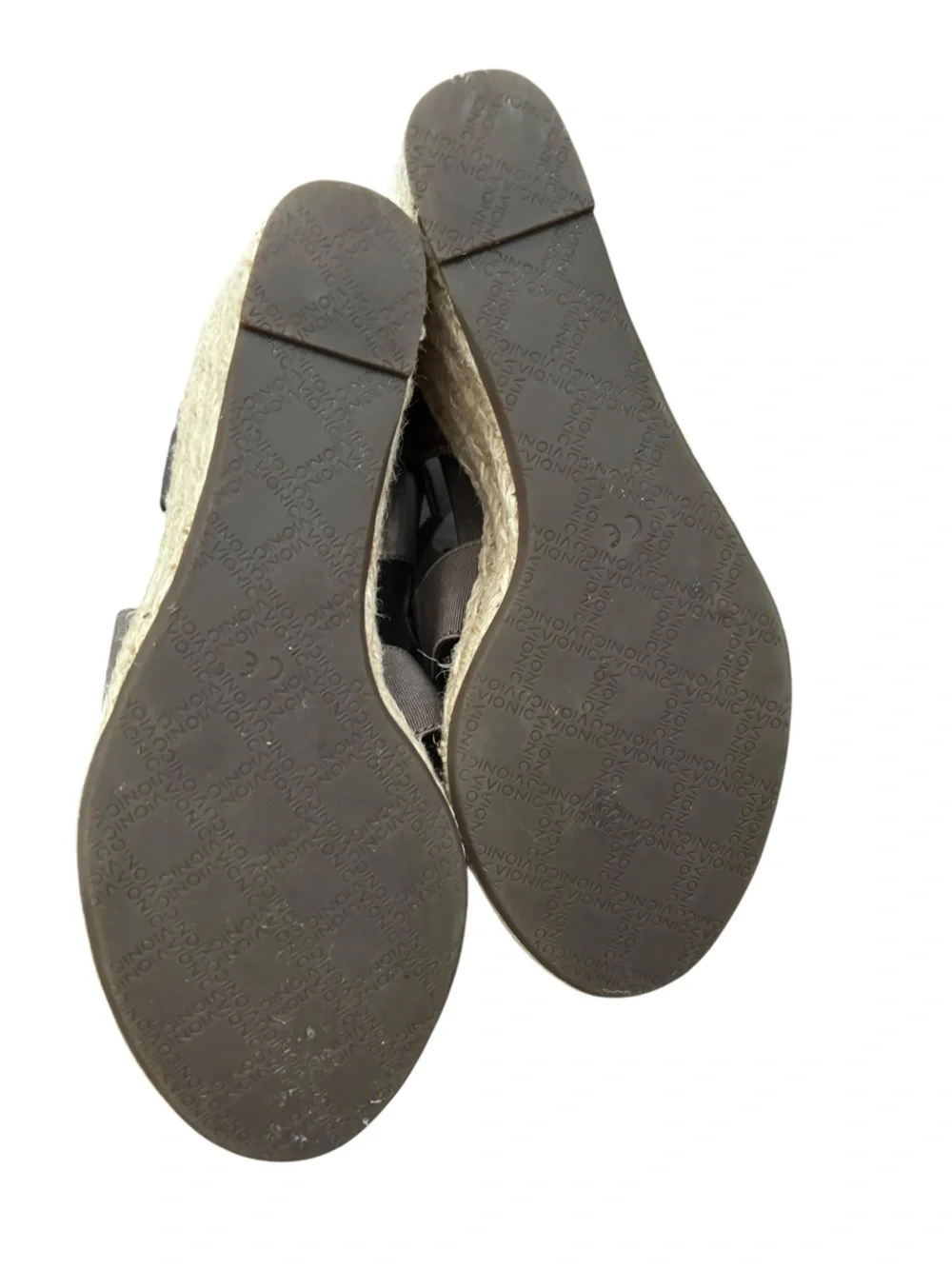 Vionic Tulum Ainsleigh wedge sandals, featuring a metallic bronze leather upper